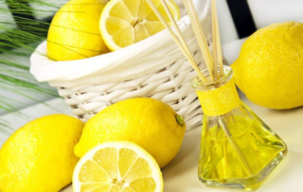 6 Ways Lemon Oil can Brighten Your Summer Glow